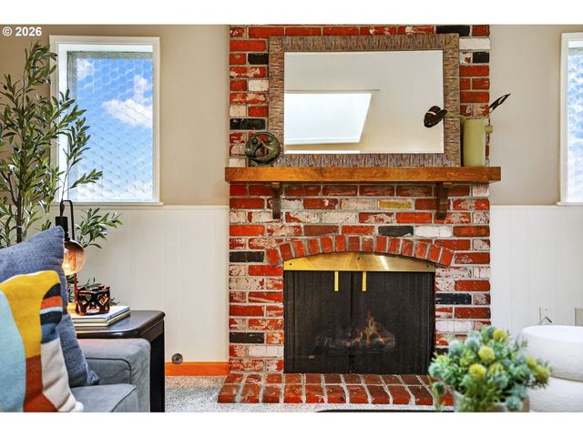 12855 Sw GLENN Dr, Beaverton, OR 97008