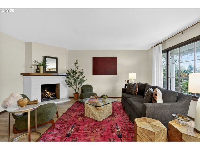 12855 Sw GLENN Dr, Beaverton, OR 97008