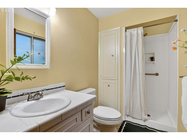 12855 Sw GLENN Dr, Beaverton, OR 97008