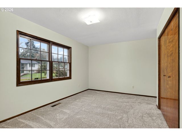 12855 Sw GLENN Dr, Beaverton, OR 97008