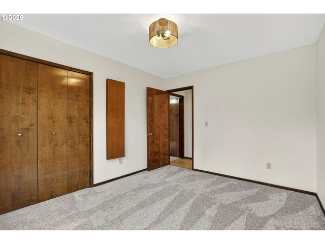 12855 Sw GLENN Dr, Beaverton, OR 97008