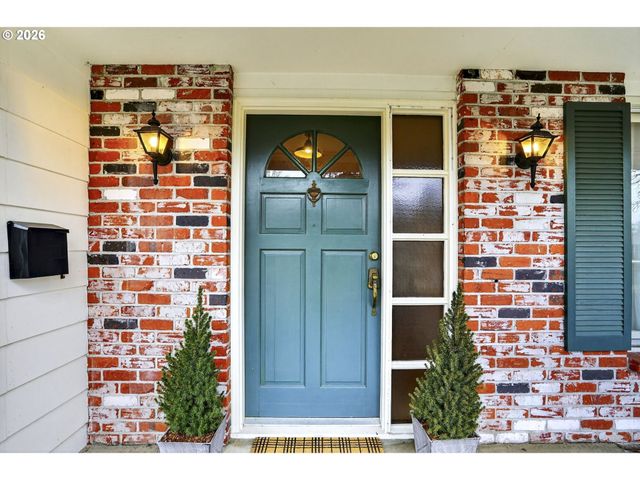 12855 Sw GLENN Dr, Beaverton, OR 97008