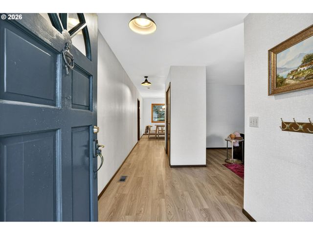 12855 Sw GLENN Dr, Beaverton, OR 97008