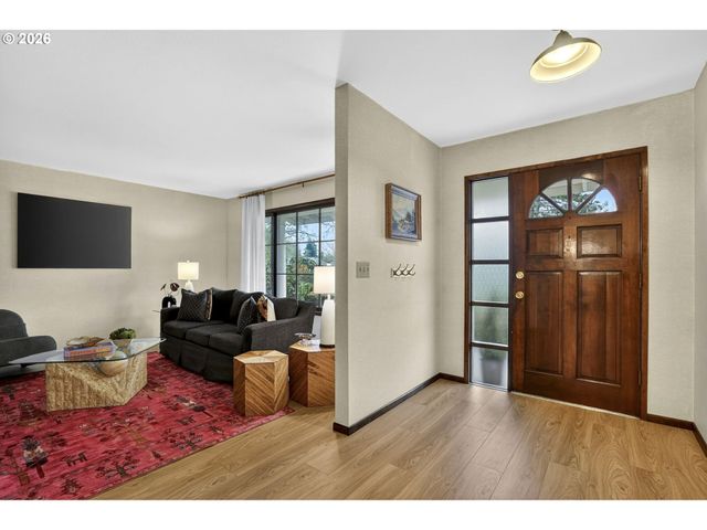 12855 Sw GLENN Dr, Beaverton, OR 97008