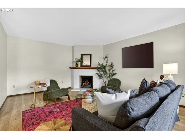 12855 Sw GLENN Dr, Beaverton, OR 97008