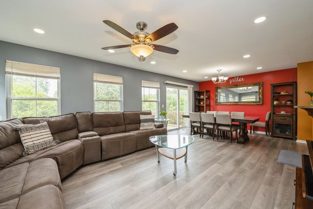 646 Grand Canyon Circle, Crystal Lake, IL 60014