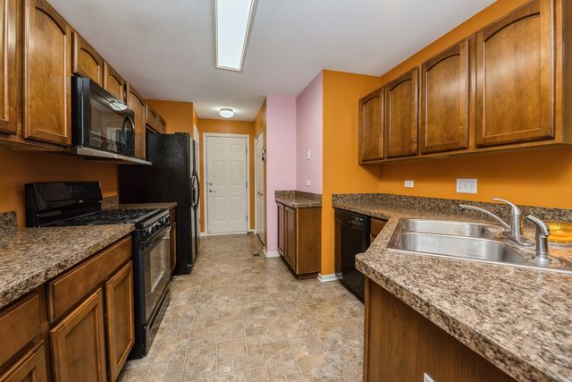 646 Grand Canyon Circle, Crystal Lake, IL 60014