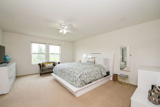646 Grand Canyon Circle, Crystal Lake, IL 60014