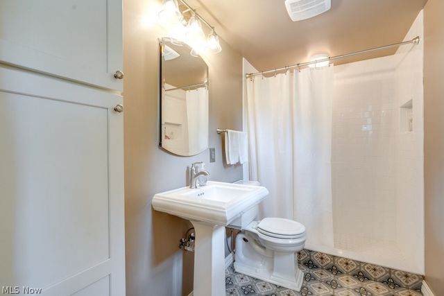 1350 Garman Road, Akron, OH 44313
