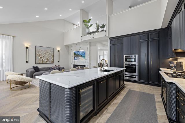 10 WHITECAPS TERR, Barnegat, NJ 08005