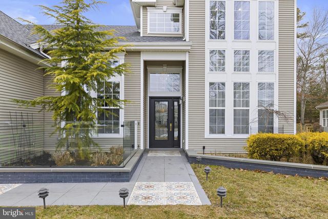 10 WHITECAPS TERR, Barnegat, NJ 08005