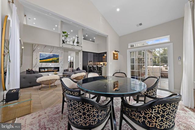 10 WHITECAPS TERR, Barnegat, NJ 08005