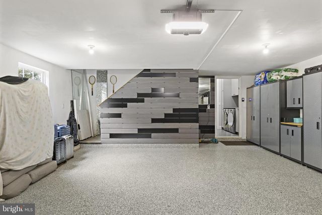 10 WHITECAPS TERR, Barnegat, NJ 08005