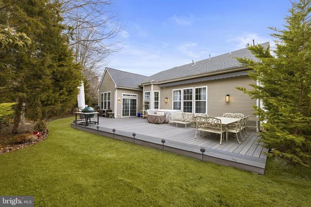 10 WHITECAPS TERR, Barnegat, NJ 08005