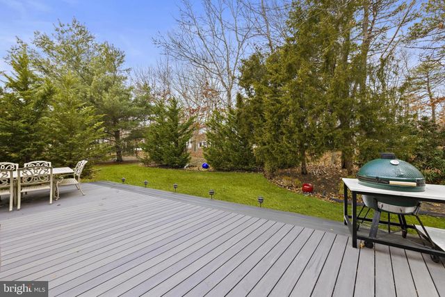 10 WHITECAPS TERR, Barnegat, NJ 08005