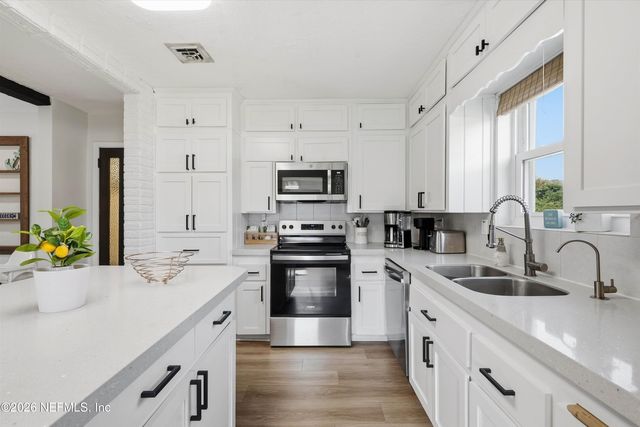 816 16TH Avenue N, Jacksonville Beach, FL 32250