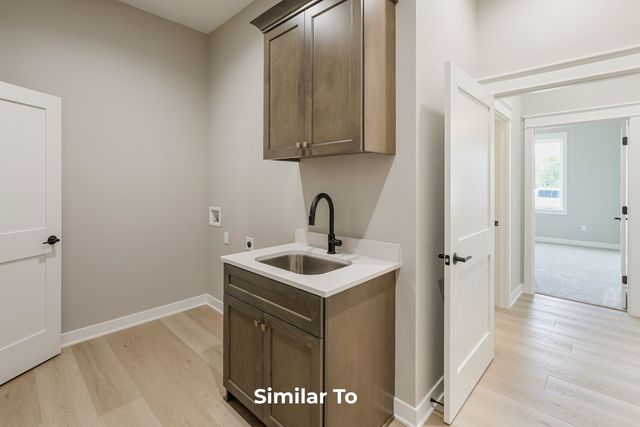 704 Big Rock Park Road, Pella, IA 50219