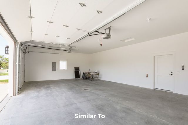 704 Big Rock Park Road, Pella, IA 50219