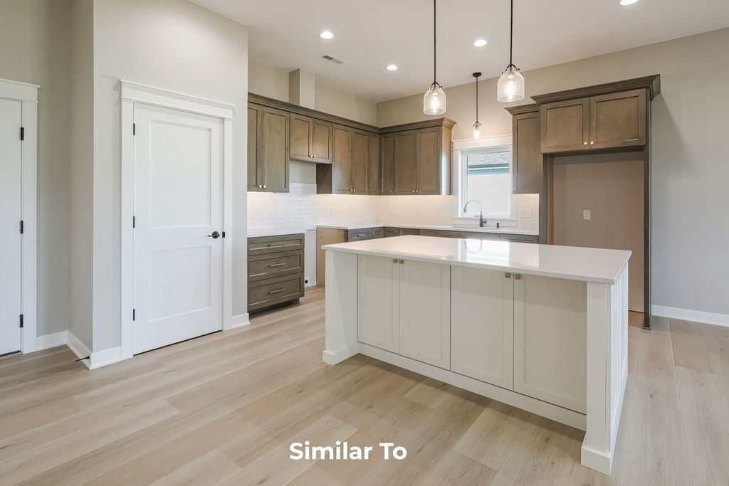 704 Big Rock Park Road, Pella, IA 50219