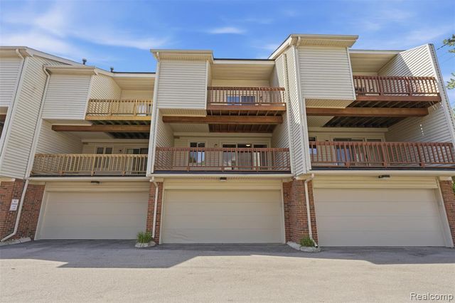 396 W Ann Arbor Trail, Plymouth, MI 48170