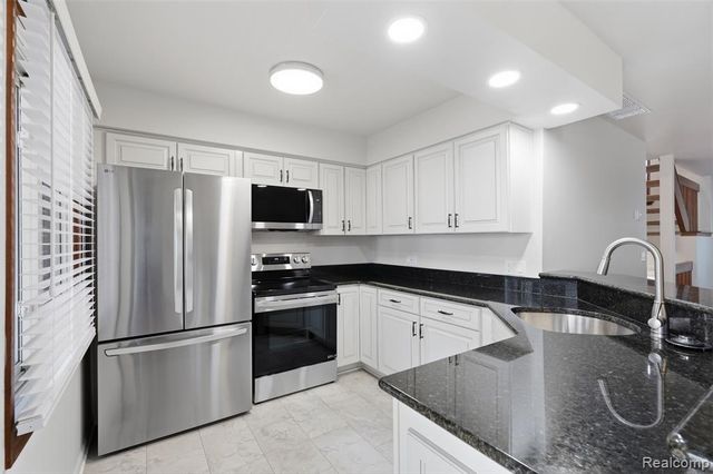 396 W Ann Arbor Trail, Plymouth, MI 48170