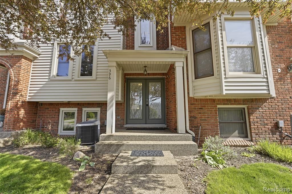 396 W Ann Arbor Trail, Plymouth, MI 48170