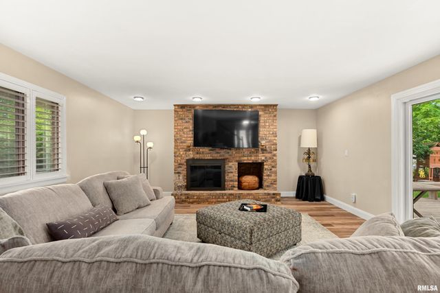 210 E MORNINGSIDE Drive, Peoria, IL 61614