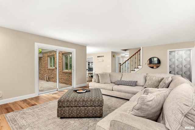 210 E MORNINGSIDE Drive, Peoria, IL 61614