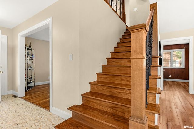 210 E MORNINGSIDE Drive, Peoria, IL 61614