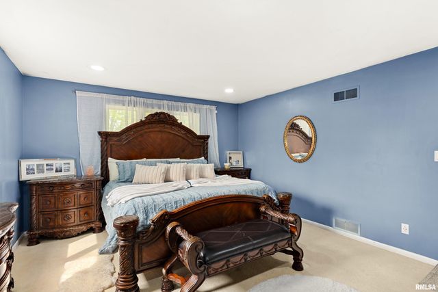 210 E MORNINGSIDE Drive, Peoria, IL 61614