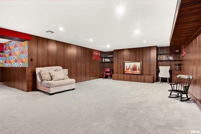 210 E MORNINGSIDE Drive, Peoria, IL 61614