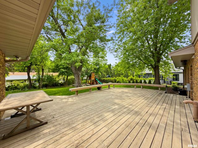 210 E MORNINGSIDE Drive, Peoria, IL 61614