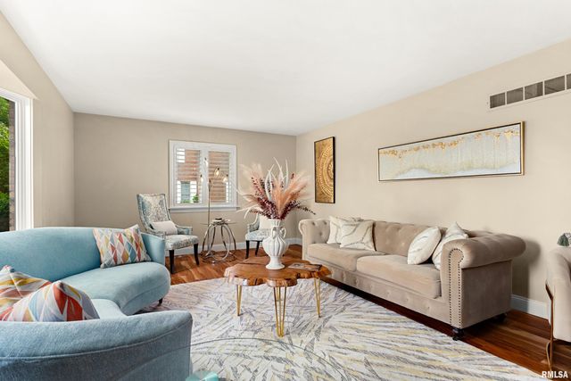 210 E MORNINGSIDE Drive, Peoria, IL 61614