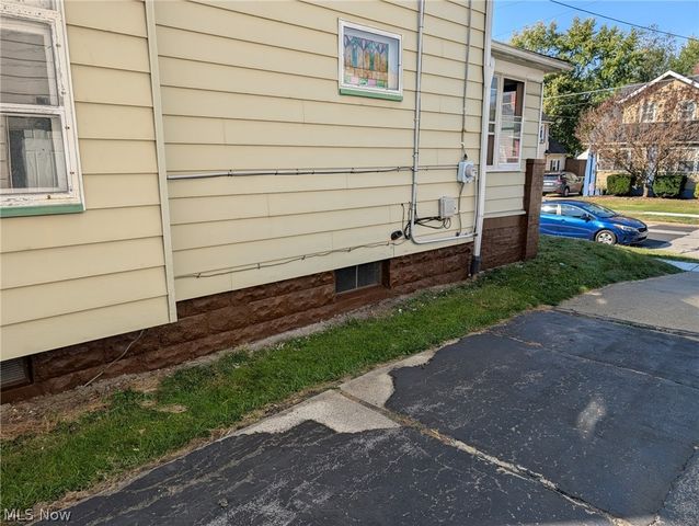 127 Courtland Avenue, Campbell, OH 44405