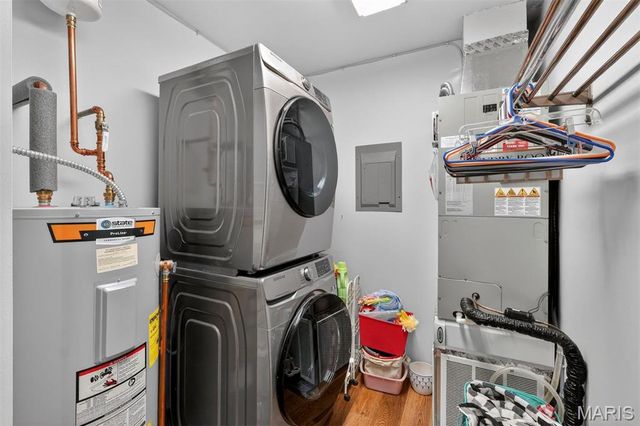 10956 Village Grove Drive I, St Louis, MO 63123