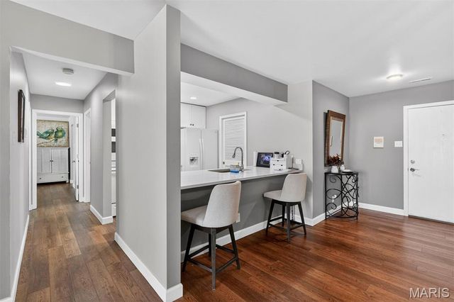 10956 Village Grove Drive I, St Louis, MO 63123