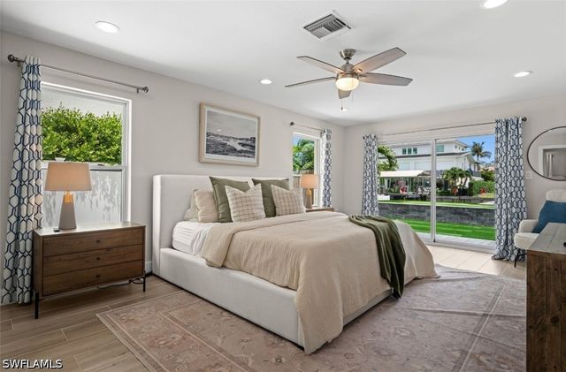 373 Egret AVE, Naples, FL 34108