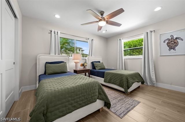 373 Egret AVE, Naples, FL 34108