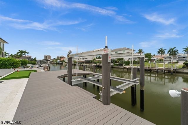 373 Egret AVE, Naples, FL 34108