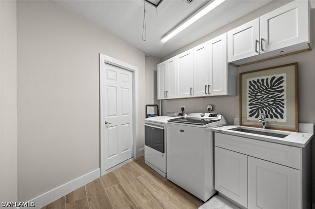 373 Egret AVE, Naples, FL 34108