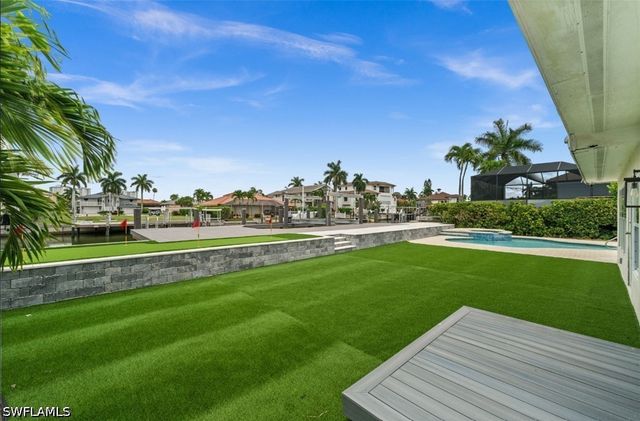 373 Egret AVE, Naples, FL 34108