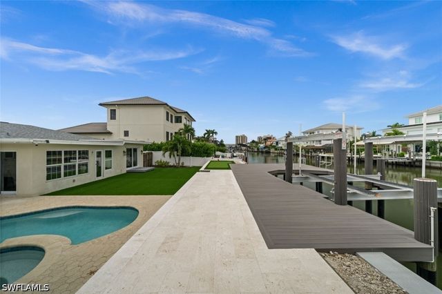 373 Egret AVE, Naples, FL 34108