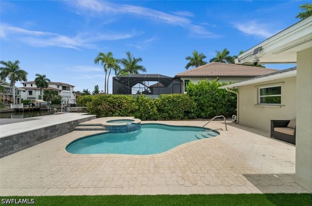 373 Egret AVE, Naples, FL 34108