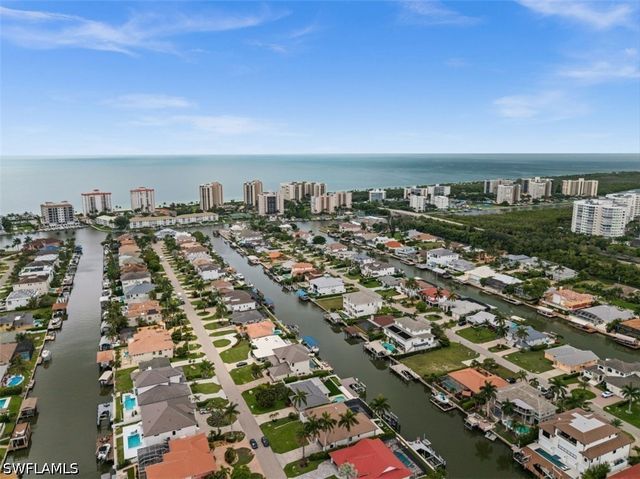 373 Egret AVE, Naples, FL 34108