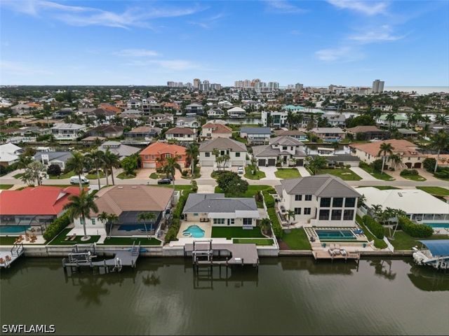 373 Egret AVE, Naples, FL 34108