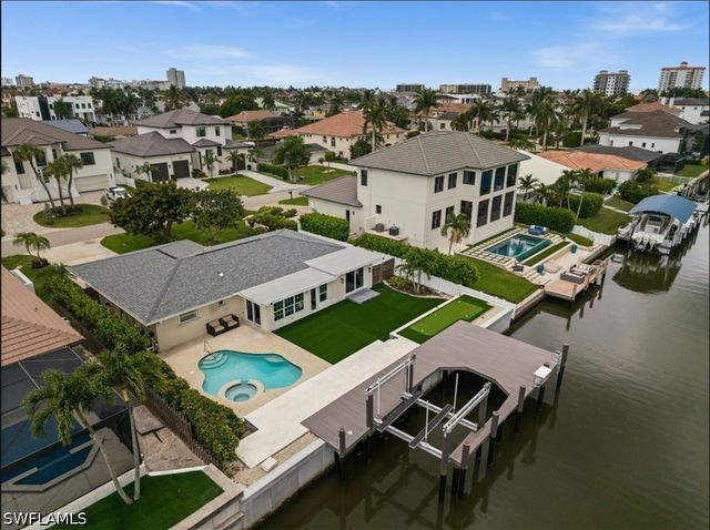 373 Egret AVE, Naples, FL 34108