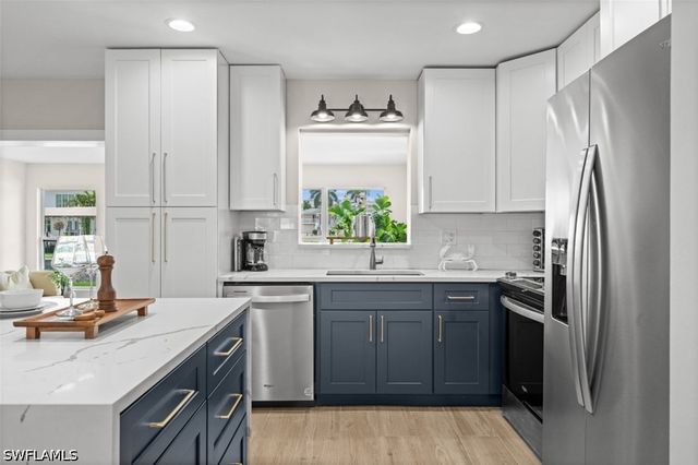 373 Egret AVE, Naples, FL 34108