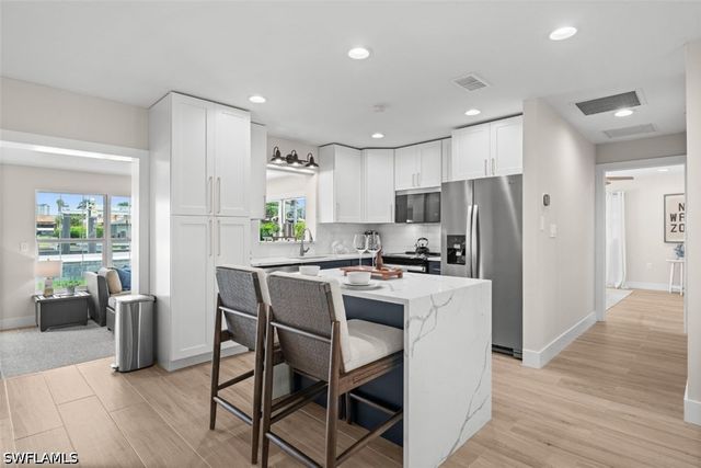 373 Egret AVE, Naples, FL 34108