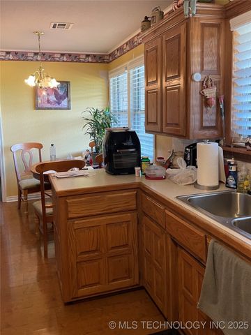 760 N Quapaw Street N, Skiatook, OK 74070