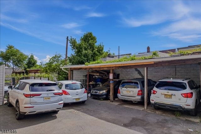 200 Eastern Pkwy, Newark City, NJ 07106